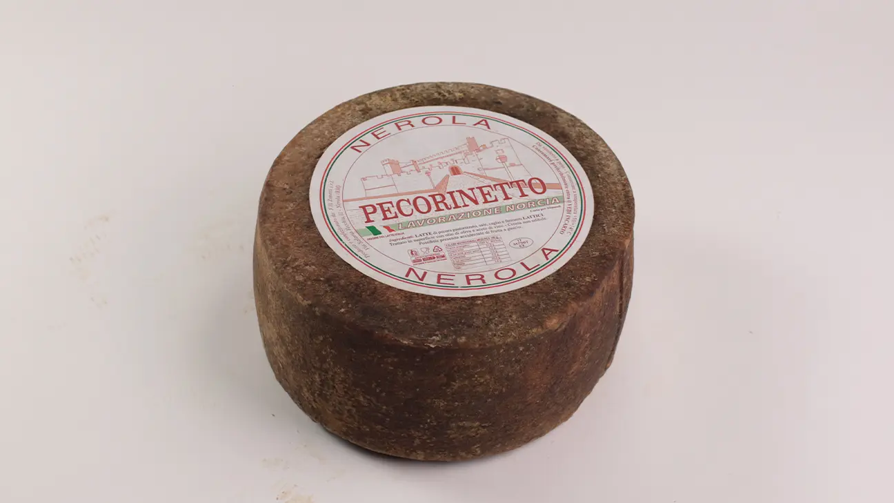 pecorinetto-lavorazione-norcia foto prodotto 1